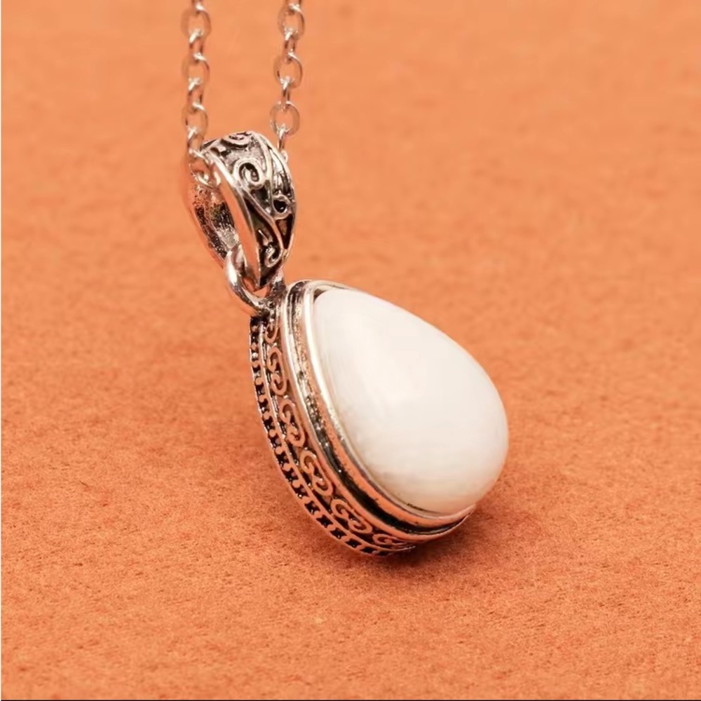Cream Stone Drop Necklace